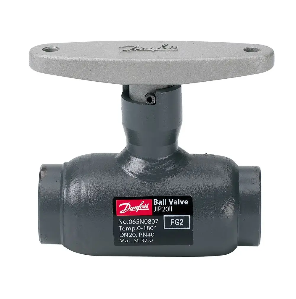 Kugelhahn mit grauer Betätigung und schwarzem Gehäuse. Auf dem Ventilkörper ist die Marke Danfoss sowie Informationen zu Temperatur, Druck und Nennweite angebracht.