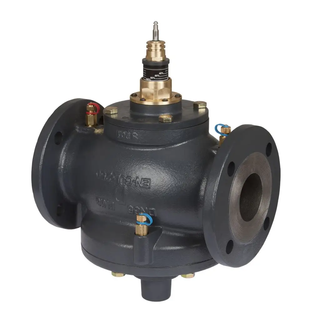 Danfoss Kombiventil mit Flanschverbindungsstück, versehen mit mehreren Anschlüssen. Das Produkt ist aus robustem Material gefertigt und zeigt ein typisches Ventildesign.