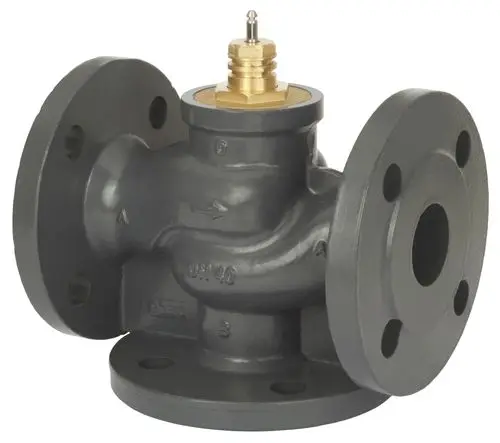 Danfoss 3-Wege-Ventil mit Flanschen, einem zentralen Anschluss und einem oberseitigen Einstellknopf zur Steuerung des Durchflusses.