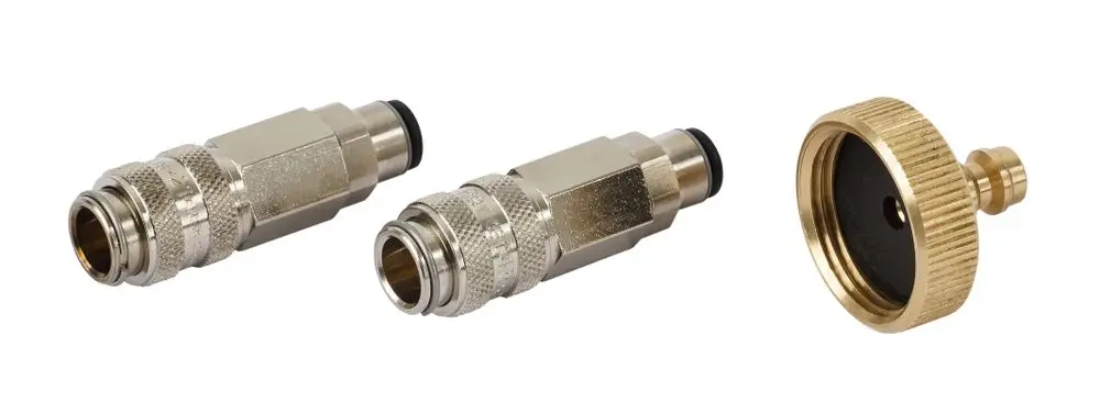 Mess-Zubehör von Danfoss mit zwei Anschlussnippeln und einem Adapter. Die Teile sind aus Metall und verfügen über Dichtungsringe für eine sichere Verbindung.