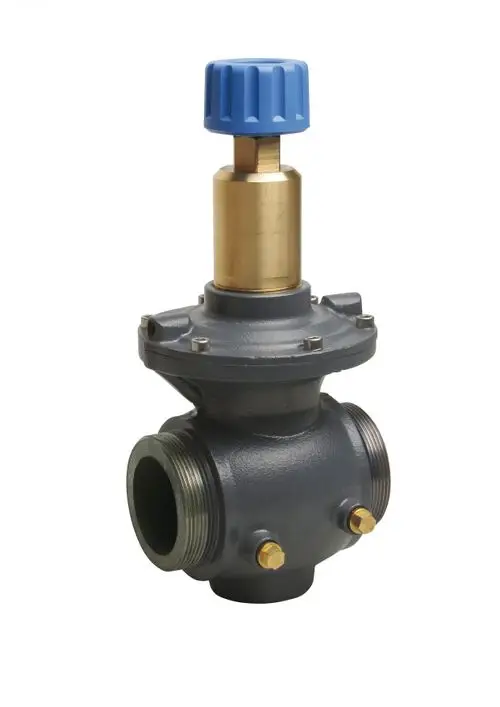 Danfoss Differenzdruckregler mit blauem Einstellknopf, Messanschlüssen und zwei Gewindeanschlüssen für die Druckregelung in hydraulischen Systemen.