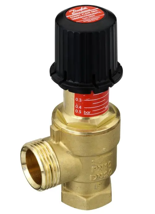 Danfoss Überströmventil in Messing mit schwarzem Verstellknopf zur Regulierung des Durchflusses, gekennzeichnet mit Maßstab für Druck in bar.