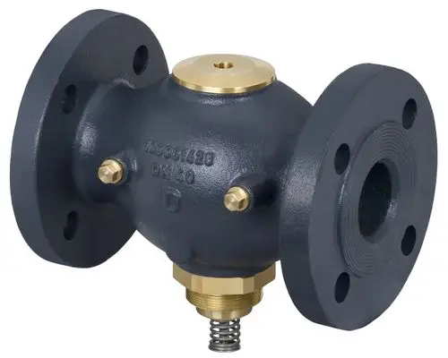 Durchgangsventil von Danfoss mit Flanschen, einer runden Bauform und Messingkomponenten, zur Regelung von Durchfluss und Druck.