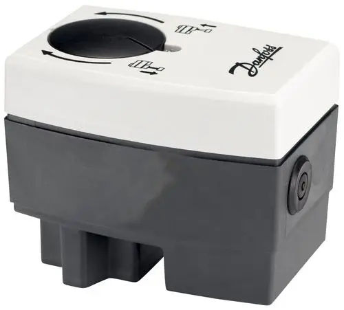 Danfoss elektrischer Stellantrieb mit Drehregler und Anschlussstecker. Gerät mit kompaktem Design zur Regelung von Heiz- oder Kühlanlagen.