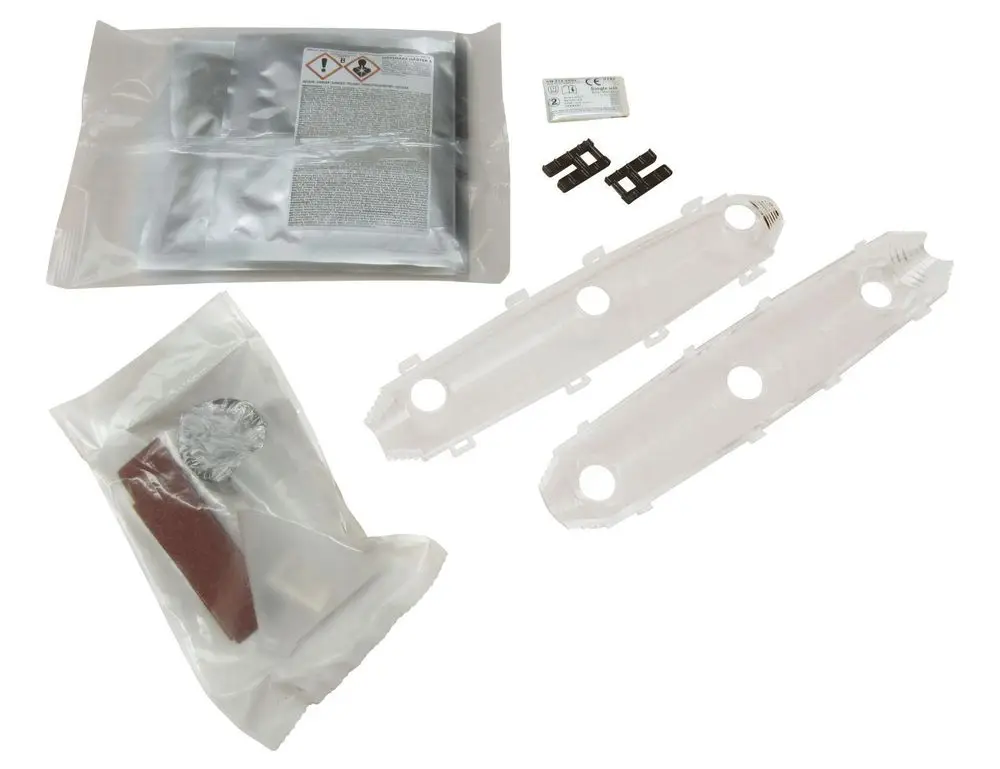 Zubehörset von Grundfos für Unterwasserpumpen, bestehend aus Kabelverbindern und weiteren Komponenten in durchsichtigen Verpackungen.