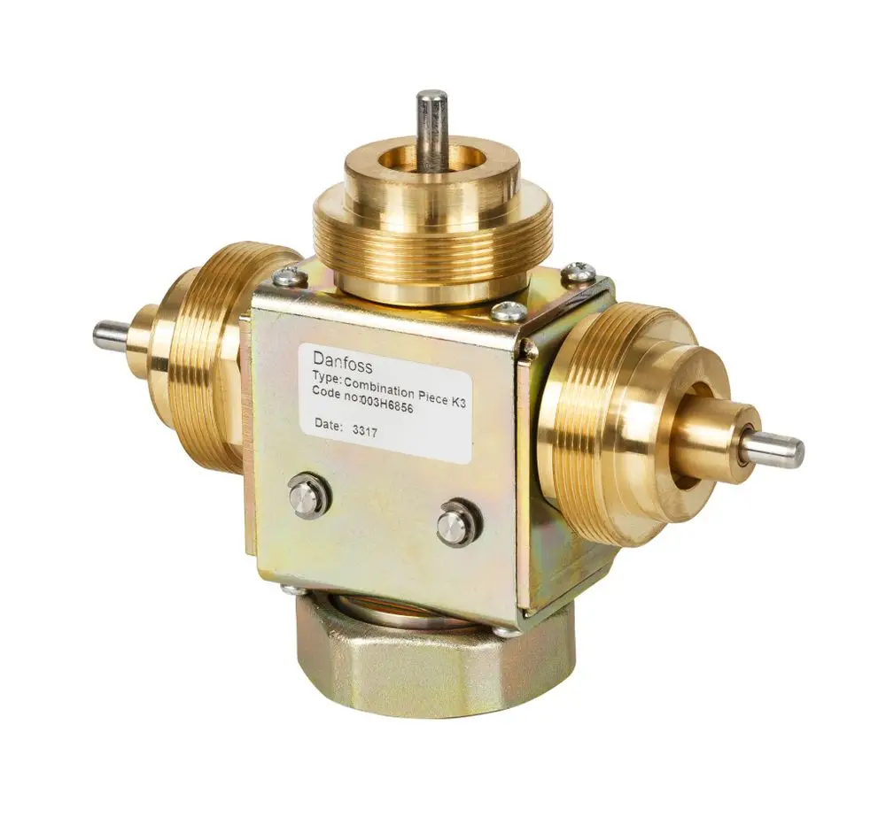 Kombinationsstück von Danfoss mit mehreren Anschlüssen, hauptsächlich aus Messing gefertigt, zur Verwendung in Installationen der MD-Serie.