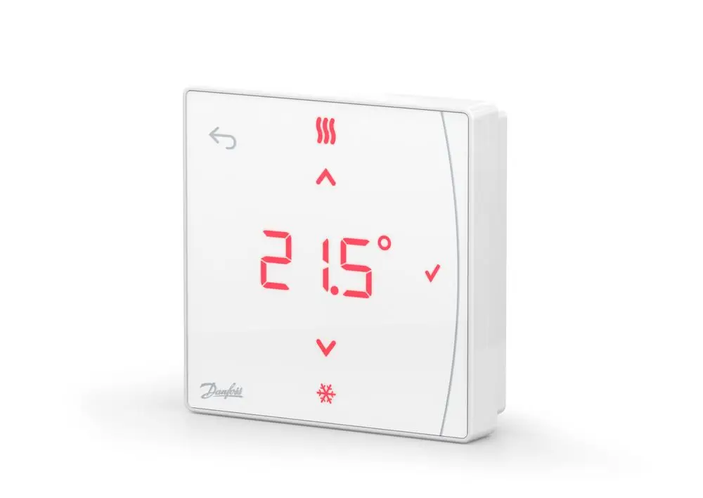 Raumthermostat mit digitalem Display in Weiß, zeigt eine Temperatur von 21,5 °C an. Danfoss-Logo in der unteren Ecke, Steuerelemente für Heizung und Kühlung sichtbar.