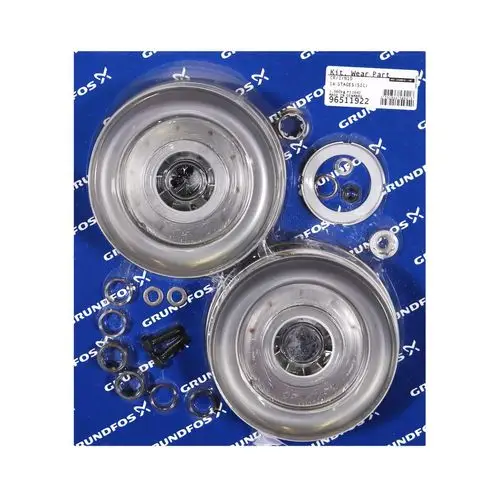 Ersatzteil-Kit von Grundfos, bestehend aus zwei Metallteilen, Dichtungen und Befestigungselementen, auf blauer Hintergrundkarte mit Logo.