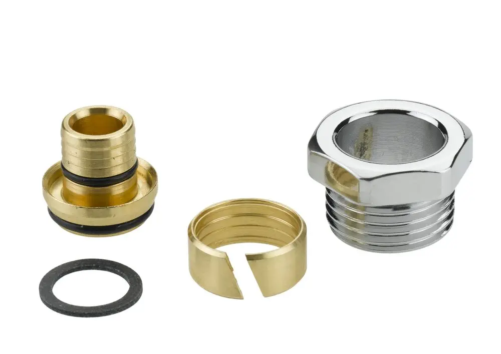 Drei Klemmverbinder aus Messing und Chrom, die zu Danfoss Produkten passen, einschließlich Dichtungsring und Feder. Geeignet für die Verbindung von Alupex-Rohren.