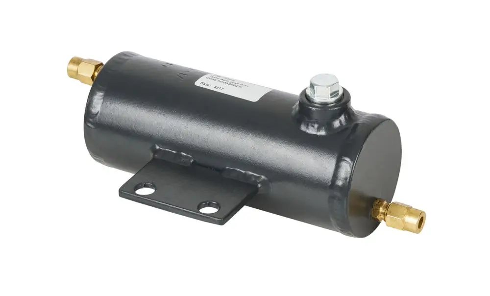 Danfoss-Hochdruckbehälter aus Stahl, lackiert, mit Anschlüssen an beiden Enden und einer Halterung zur einfachen Montage. Einsatz abhängig von spezifischen Temperaturanforderungen.