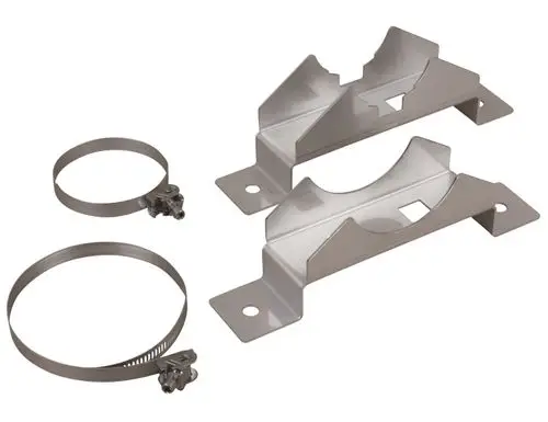 Grundfos Zubehörset bestehend aus zwei Metall-Auflageschellen und zwei Klemmringen, geeignet für die Befestigung von Unterwasserpumpen.
