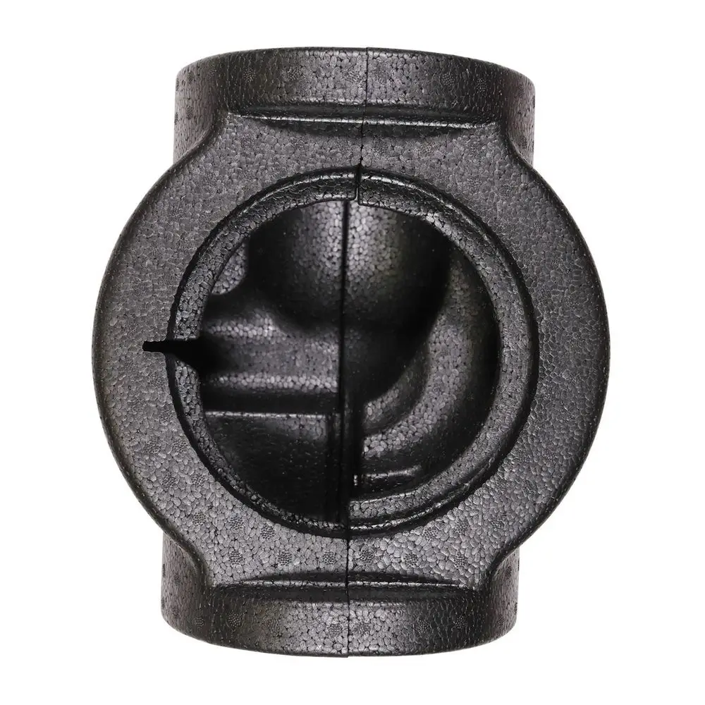 Schwarzes, ovales Bauteil aus Kunststoff, wahrscheinlich für den Einsatz mit Grundfos Umwälzpumpen, zeigt eine Öffnung zur Befestigung oder Verbindung.
