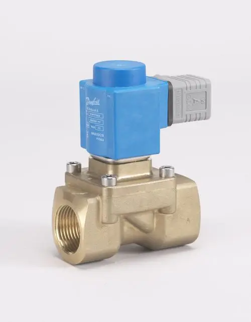 Magnetventil von Danfoss mit blauer Spule und Messinggehäuse. Anschluss mit Gewinde. Geeignet für Wasser und Dampf.