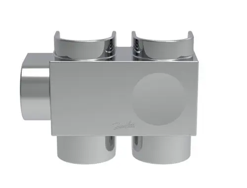 Danfoss Kunststoffabdeckung mit zwei Halterungen, verchromt, geeignet für Heizkörper mit einem 3/4'' Anschluss. Weitgehend funktionales Design ohne zusätzliche Beschriftungen.