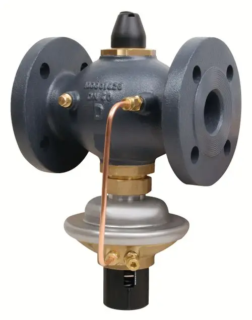 Danfoss-Druckregelventil mit zwei Flanschen und Bauform zur Druck- und Volumenstromregelung in Rohrleitungssystemen.