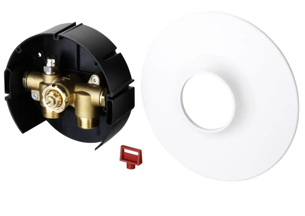 Danfoss Wandeinbaukasten aus schwarzem Kunststoff mit einem goldfarbenen Ventil und einer weißen, runden Abdeckung. Dazu ein roter Montageclip.
