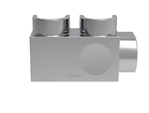 Kunststoffabdeckung in Chromfinishes von Danfoss für einen Heizkörper mit zwei Öffnungen, geeignet für Eckmontage.