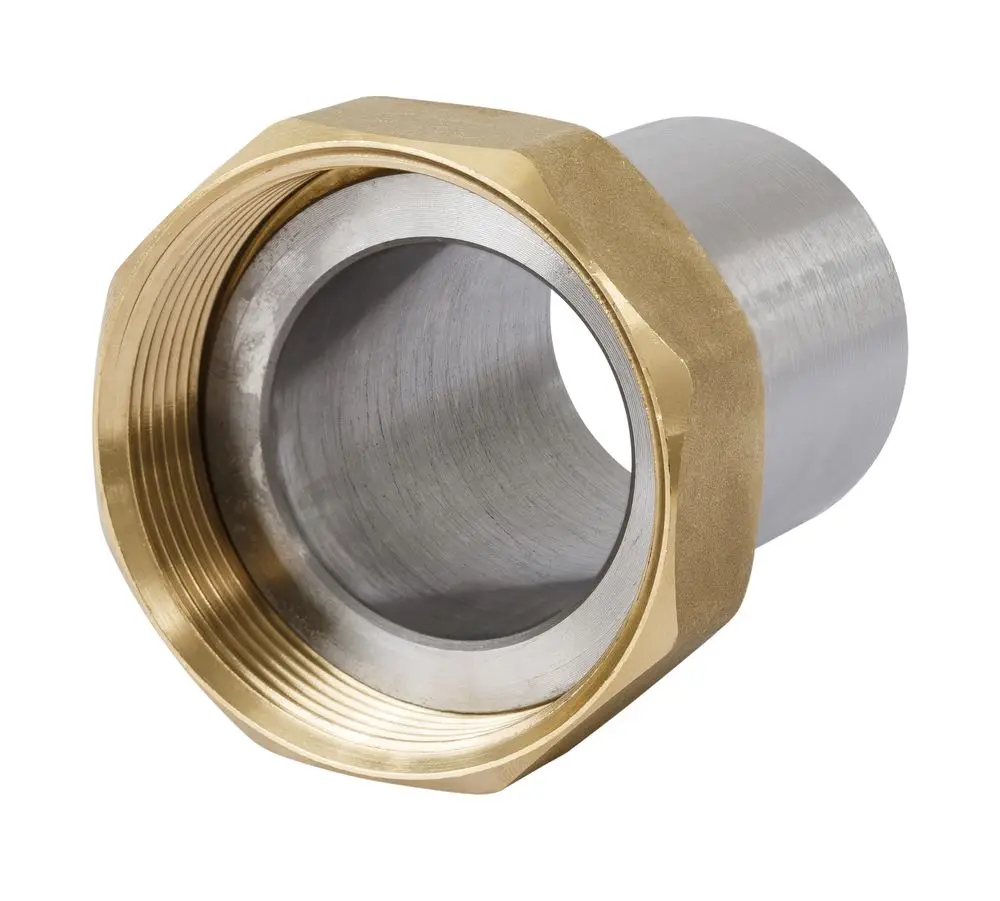 Schweißnippel aus Metall mit einem goldfarbenen Gewinde und silberfarbener Innenfläche, geeignet für Verbindungen in Rohrsystemen, umgesetzt von Danfoss.