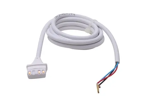 Weißes Anschlusskabel mit einem Stecker und mehreren Adern. Eignet sich für die 0-10-V-Regelung und wird häufig in Verbindung mit Danfoss Produkten verwendet.