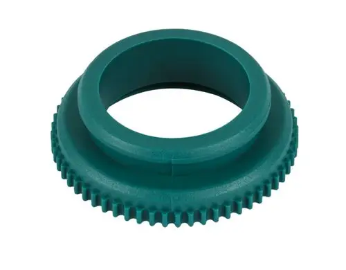 Grüner Adapter mit gezahntem Rand, geeignet für Ventilanschlüsse. Produkt von Danfoss, zur Verbindung mit AB-QM-Systemen.