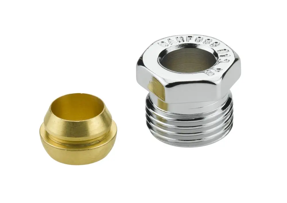Zwei Klemmverbinder aus Metall, einer mit Außengewinde und einer mit Innenfassung. Der Verbinder zeigt die Marke Danfoss, geeignet für Stahl- und Kupferrohre.