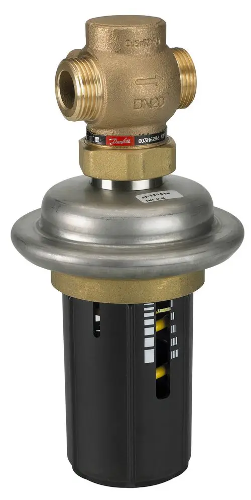 Differenzdruckregler von Danfoss mit einem metallenen und schwarzem Kunststoffelement. Sichtbare Anschlüsse und Skala zur Druckanzeige.