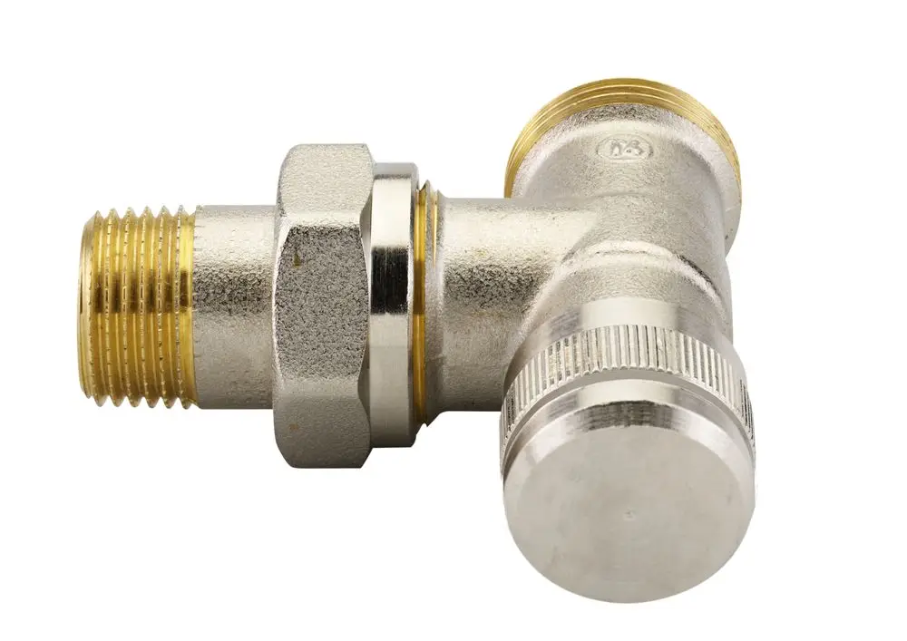 Rücklaufverschraubung aus vernickeltem Metall, mit Gewindeanschlüssen, von Danfoss, in Eckform für Heizungsinstallationen.