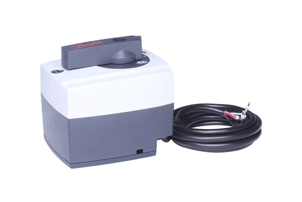 Hochgenauigkeits-Stellantrieb mit Kabel, Modell von Danfoss, in kompaktem Design, für energieeffiziente Anwendungen in Gebäudetechnik und Heizungssteuerung.