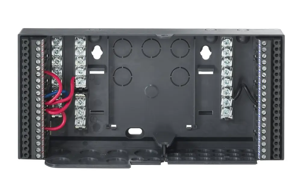 Danfoss Sockel für Wand- und DIN-Schienenmontage, ausgestattet mit Anschlussklemmen und Kabeln für die elektrische Verdrahtung.