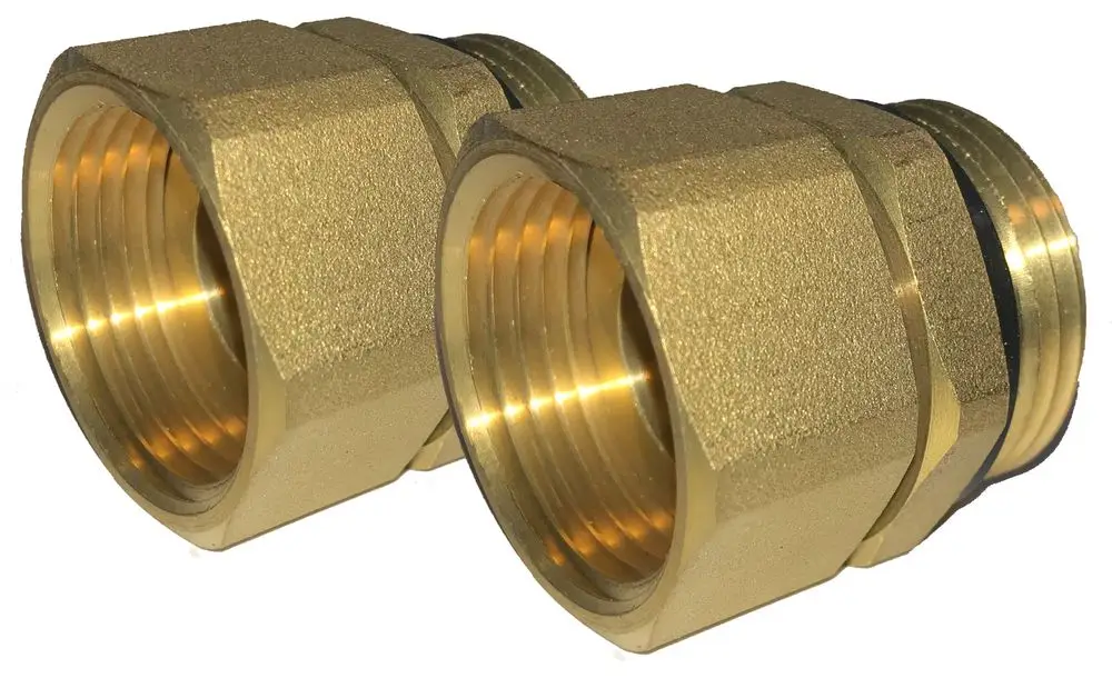 Zwei Anschlussverschraubungen mit Innen- und Außengewinde aus Messing, produziert von Danfoss, zur sicheren Verbindung von Rohren.