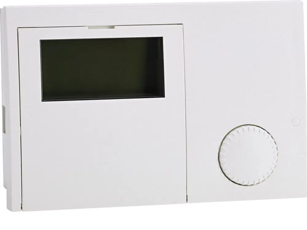 Weißes Steuergerät von Stiebel Eltron mit einem Display und einem Drehregler, geeignet zur Steuerung von Wärmepumpen.