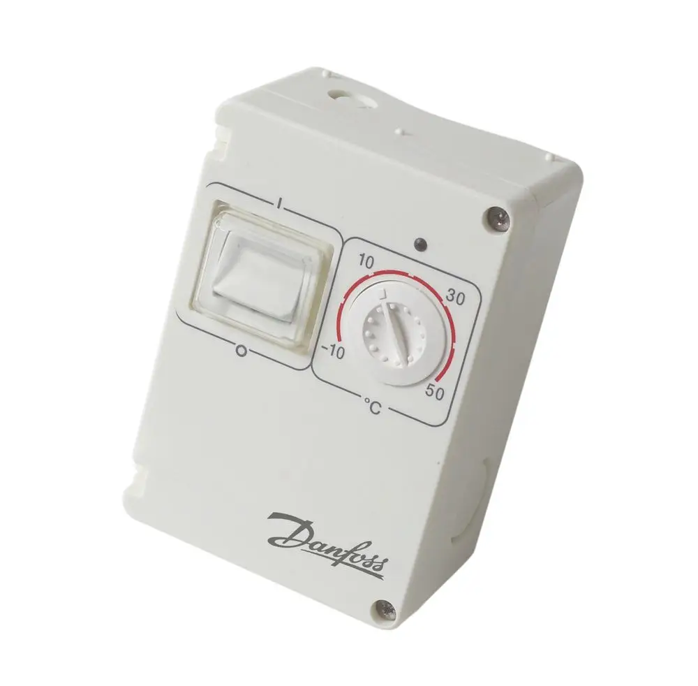 Weißer Danfoss-Thermostat mit einem Drehregler zur Temperatureinstellung von -10 bis +50 °C und einem Schalter. Eignet sich für Rohrbegleitheizungen.