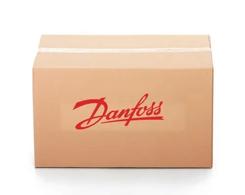 Brauner Karton mit rotem Logo von Danfoss, verschlossen und aufrecht präsentiert.