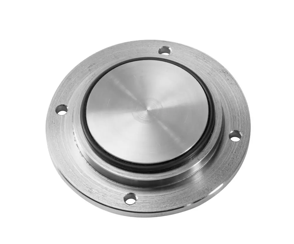 Blindflansch aus Metall mit einer glatten, kreisförmigen Oberfläche und mehreren Befestigungslöchern. Hergestellt von Wilo, geeignet für verschiedene industrielle Anwendungen.
