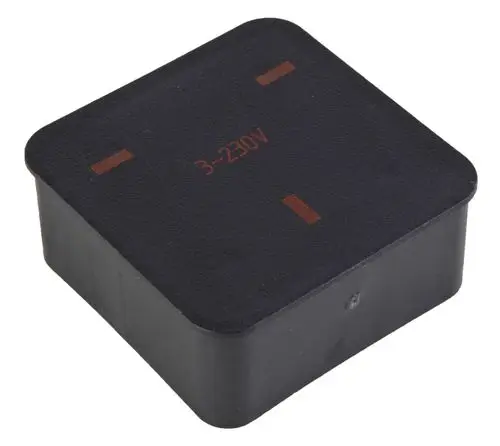Schwarzer Umschaltstecker mit quadratischer Form und roten Markierungen, beschriftet mit "3~230V". Produkt von Wilo zur Verwendung als elektrisches Zubehör.