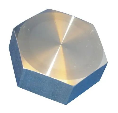 Metallene Gewindekappe mit flacher Oberseite und sechseckigem Querschnitt, möglicherweise für Rohre. Teil des mechanischen Zubehörs von Wilo.