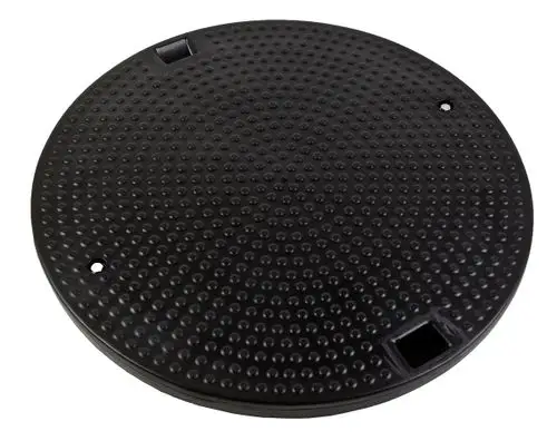 Runde, schwarze Schachtabdeckung mit genoppter Oberfläche und zwei Öffnungen zur Handhabung. Geeignet für Anwendungen, die Wilo-Produkte erfordern.