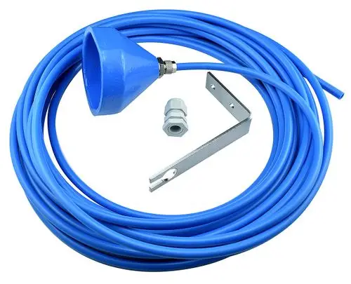 Bau-Set zur Niveauregulierung eines Staudrucksystems mit blauer Schlauchleitung, einem Trichter und Montageschiene. Produkt von Wilo zur Anwendung in Pumpensystemen.