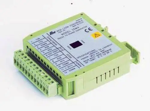 Modulares Kommunikationsmodul von Wilo für Pumpensteuerung, ausgestattet mit mehreren Anschlussmöglichkeiten und einer klaren Beschriftung auf der Oberfläche.