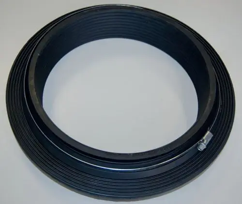 Schwarze Dichtmanschette von Wilo mit mehreren Rillen und einer Befestigungsklemme, geeignet für mechanisches Zubehör in verschiedenen Anwendungen.