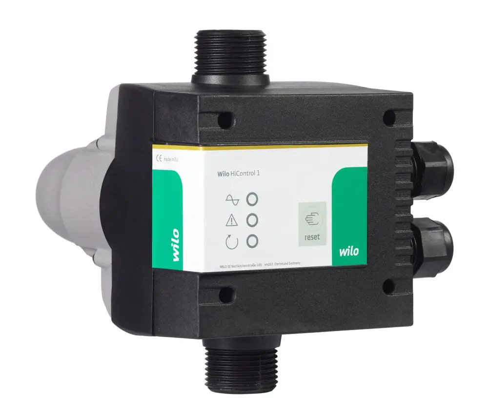 Elektronisches Gerät von Wilo zur Pumpensteuerung, mit spezifischen Anschlussmöglichkeiten und Bedienelementen auf der Vorderseite.
