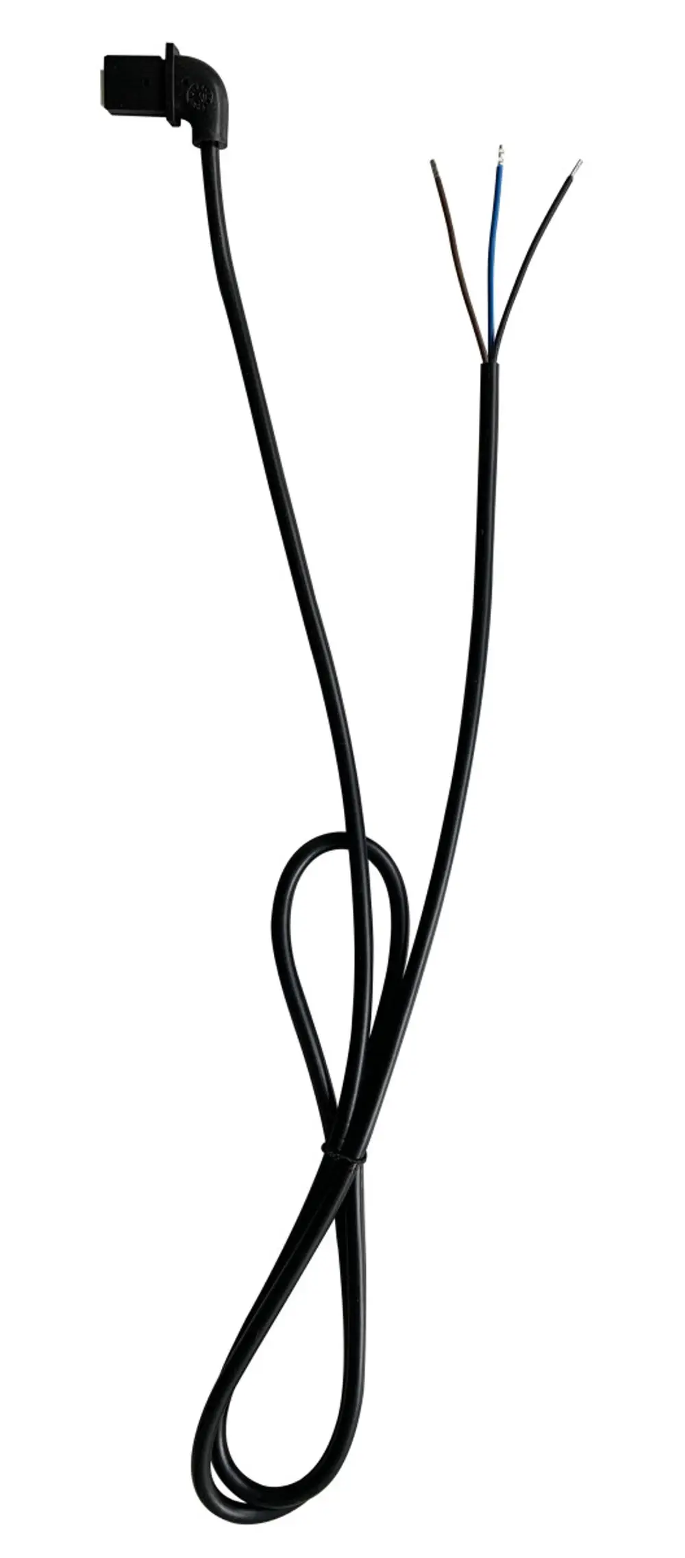 Schwarzes Kabel mit einem abgewinkelten Anschluss auf einer Seite und drei offenen Drähten; Wilo-Marke sichtbar.