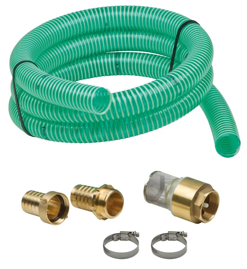 Grüner, spiralförmiger Schlauch mit zwei Metallanschlüssen, einem Filter und zwei Schlauchschellen. Zubehör von Wilo für Saug- und Förderanwendungen.