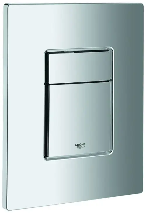 Chromfarbene Abdeckplatte mit Drucktaste, gestaltet für die Montage in einem Badezimmer. Das Logo von Grohe ist auf der Platte sichtbar.