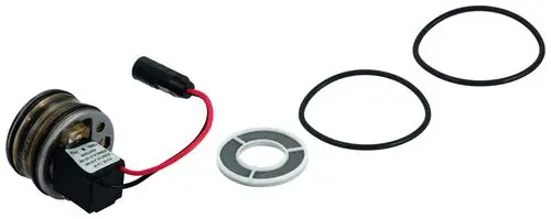 GROHE Magnetventil mit Anschlusskabel, einer Siebfilterplatte und zwei Dichtungsringen, zur Verwendung in wasserführenden Systemen.