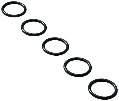 Schwarze O-Ringe in einer geraden Reihe angeordnet, die für eine Dichtung oder Abdichtung geeignet sind. Sie stammen von der Marke Grohe.