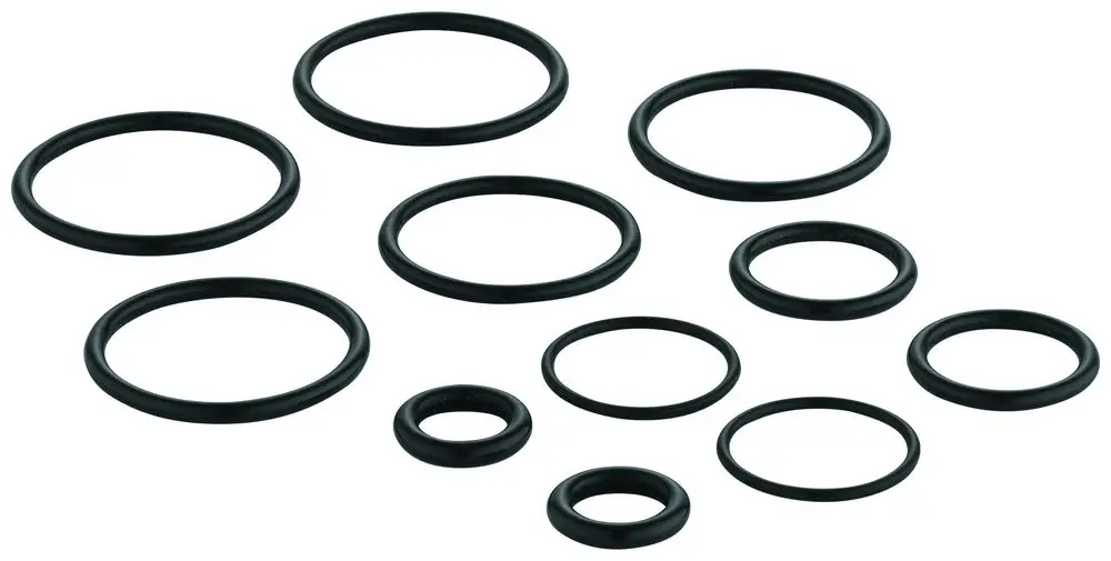 GROHE Dichtungsset mit verschiedenen O-Ringen in schwarz, die zur Abdichtung in Sanitärinstallationen verwendet werden. Mehrere Größen sind im Set enthalten.
