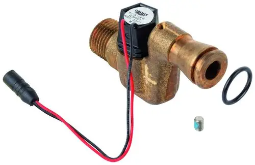 GROHE Magnetventil in Messingausführung mit elektrischer Ansteuerung, inklusive Anschlusskabel und Dichtungsring. Komponententeile sind untereinander verbunden.