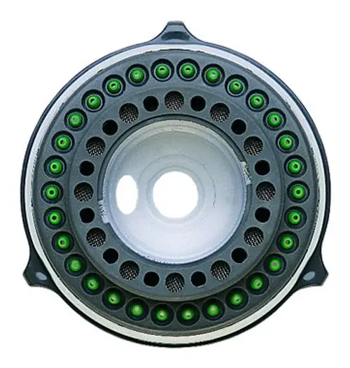 Grohe Strahlbildner mit grünem Ring und mehreren Düsen, in runder Form. Eignet sich für verschiedene Kopfbrausen und bietet eine präzise Wasserverteilung.