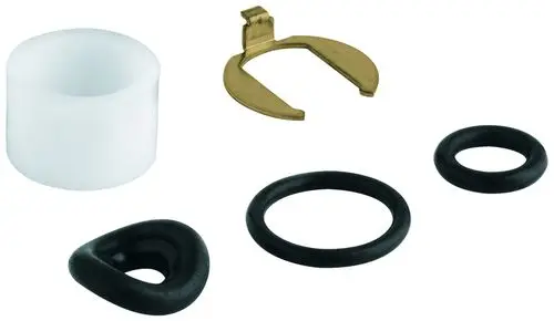 GROHE Dichtungsset mit verschiedenen Dichtungen, darunter O-Ringe und eine Halteklammer, in einer Anordnung auf hellem Hintergrund.